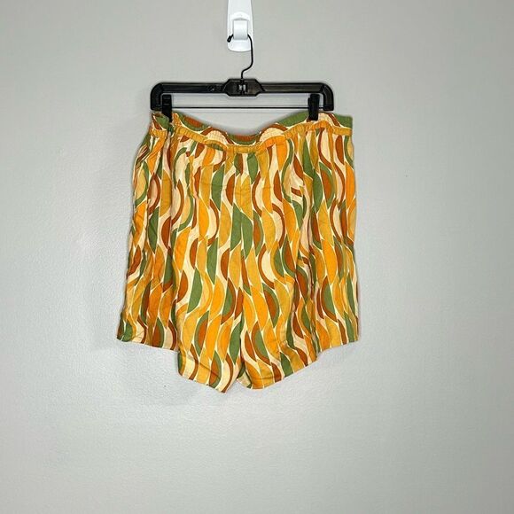 Eloquii Printed Shorts - Picture 3 of 3